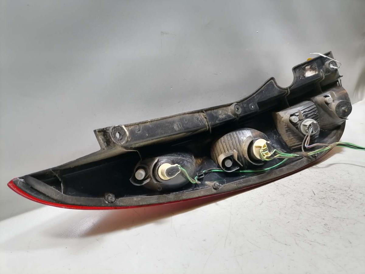 Nissan Almera Tino original R&uuml;cklicht R&uuml;ckleuchte Schlussleuchte rechts Bj.2003